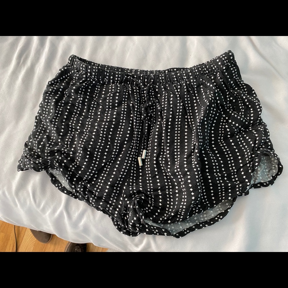 Cozy H&M shorts with pockets